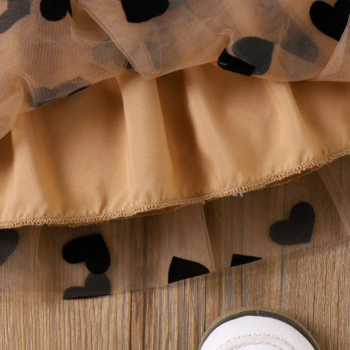  Heart Pattern Mesh Overlay Skirt