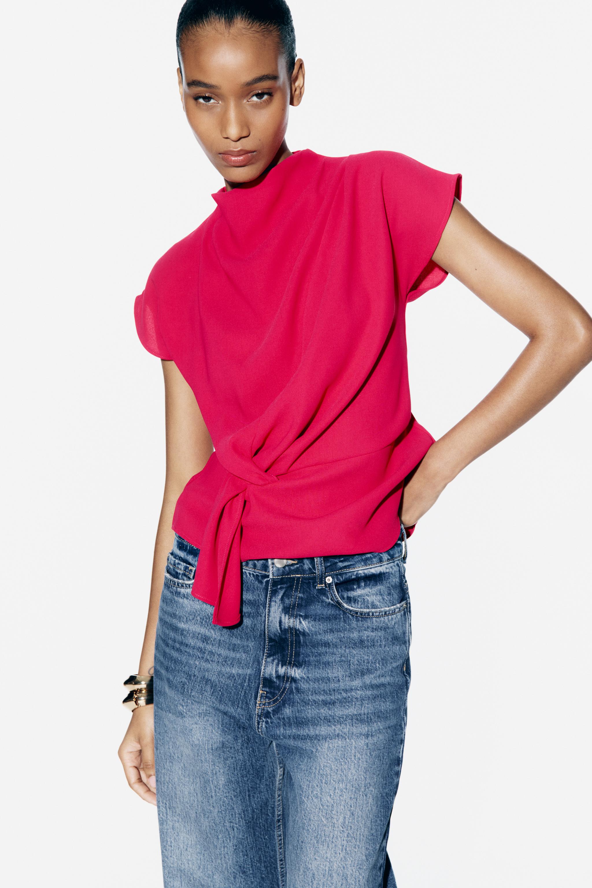 TOP WITH KNOTTED WAIST